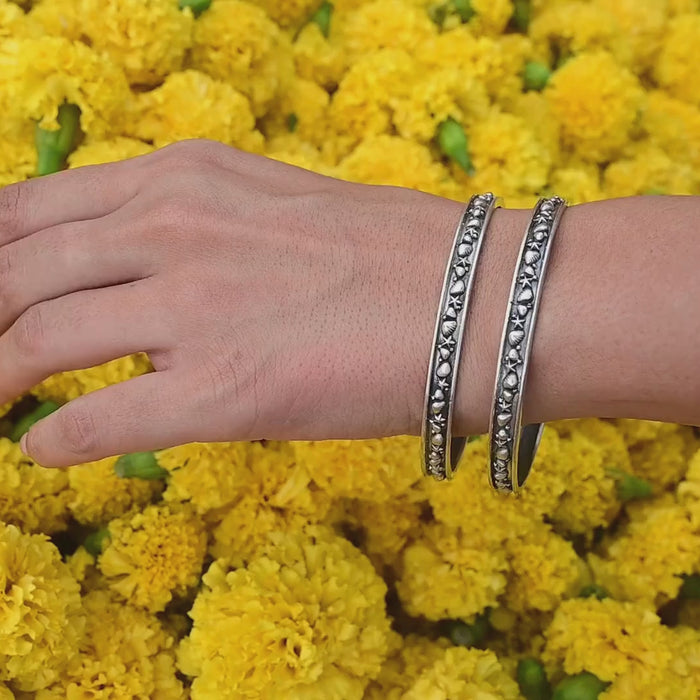 Silver SeaShell Bangle