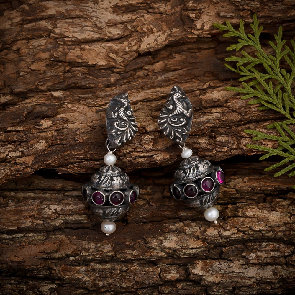 Add charm and charisma to your beautiful personality with these exquisitely  des… | Silver jewelry earrings, Indian jewellery design earrings, Antique  silver jewelry